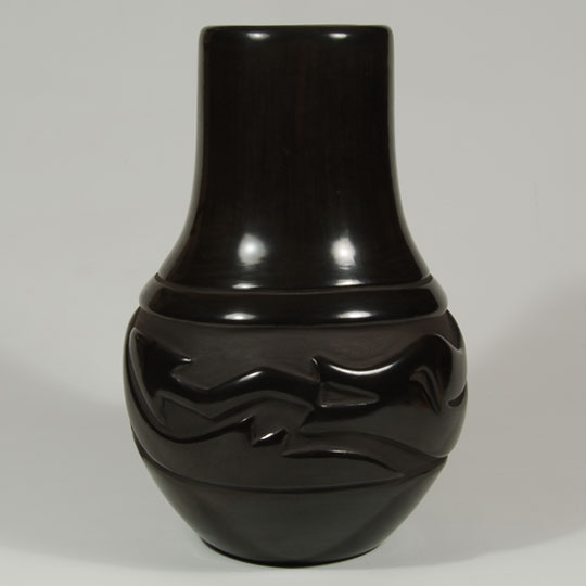 Elizabeth Naranjo Pottery - C3792F